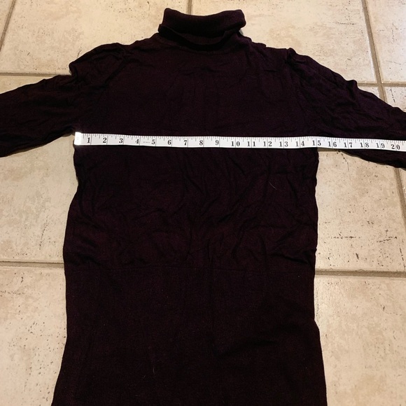 VINTAGE 90s Y2K Cassis Dark Plum Fitted Turtleneck Sweater Top M - Picture 5 of 5